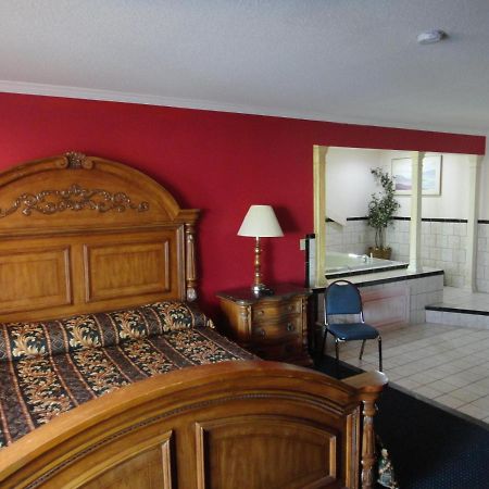 Red Carpet Inn Норволк Екстер'єр фото