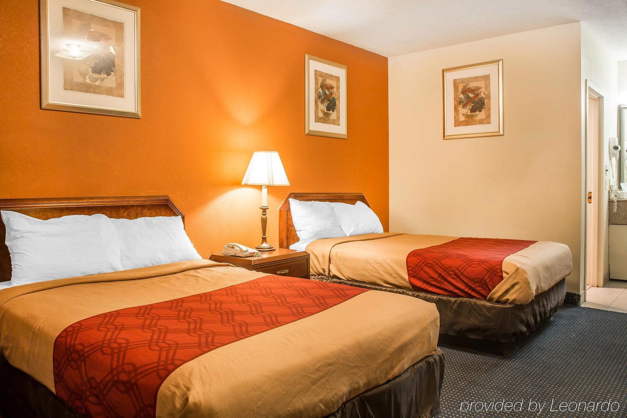 Red Carpet Inn Норволк Екстер'єр фото