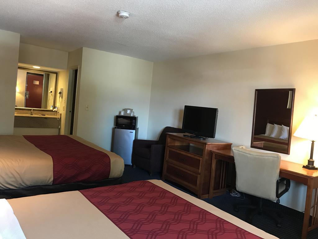 Red Carpet Inn Норволк Екстер'єр фото