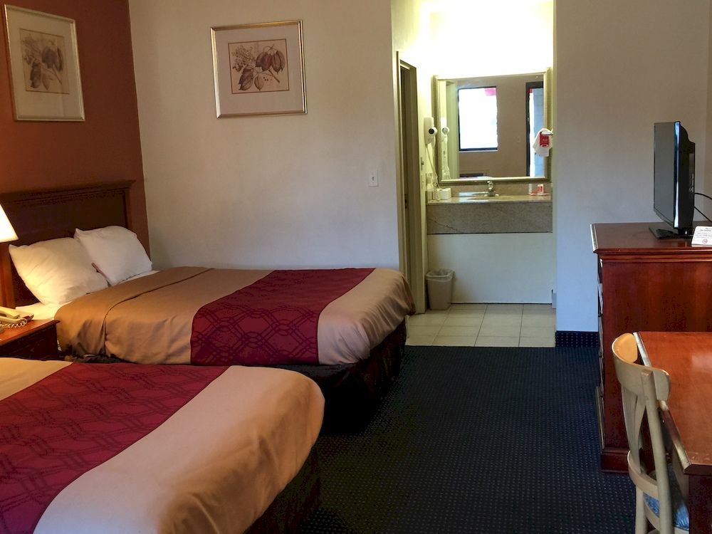 Red Carpet Inn Норволк Екстер'єр фото