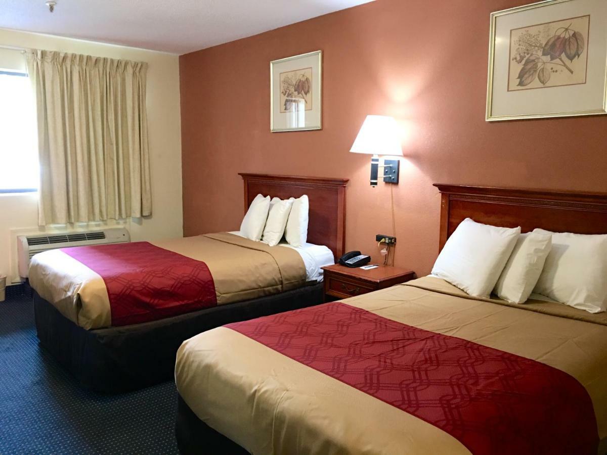 Red Carpet Inn Норволк Екстер'єр фото